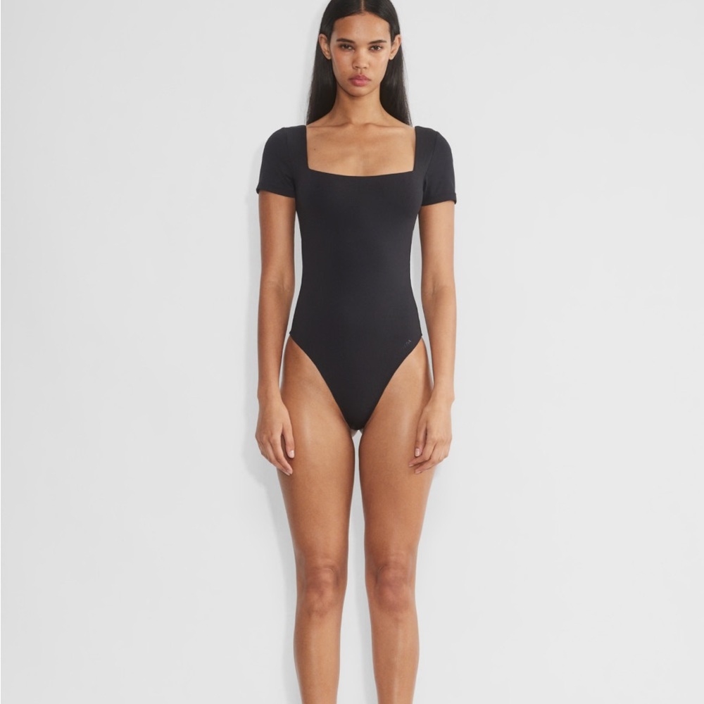 Aritzia Babaton bodysuit